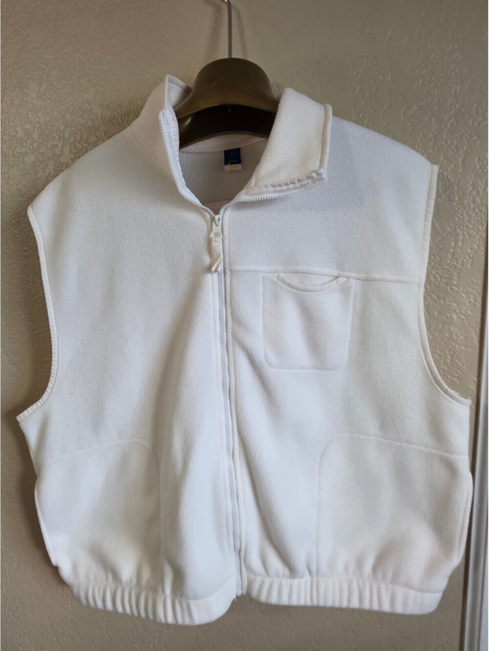 Old Navy White Fleece Vest with Front Zipper and Chest Pocket, Size Large